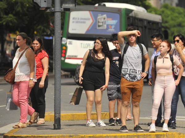 Buenos Aires y cinco provincias más se encuentran en alerta roja por "calor extremo"