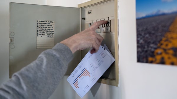 El Gobierno nacional quitar&aacute; subsidios de luz y gas a casi 10 millones de hogares de ingresos bajos y medios