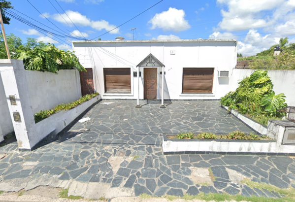 Robaron 200 mil pesos de un consultorio odontológico de La Plata a pesar de que sonó rápidamente la alarma