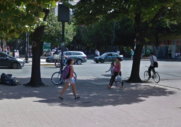 A las trompadas en 7 y 51: un joven de 21 años terminó con importantes heridas en la cabeza y la ceja