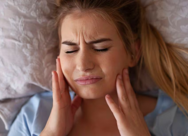 ¿Por qué rechinamos los dientes cuando dormimos?