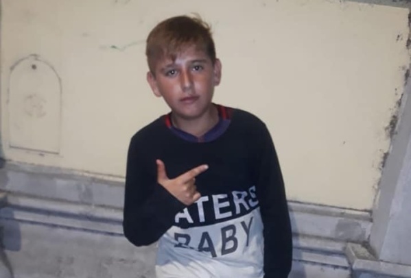 Hallaron a Tiziano, el pequeño de 12 años que cuida coches y estaba desaparecido en La Plata