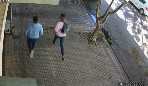 Una mujer de La Plata fue brutalmente golpeada por dos delincuentes que quer&iacute;an robarle