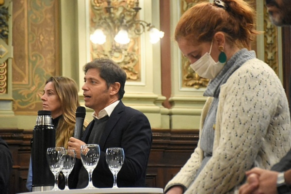 En el D&iacute;a del Periodista, Kicillof llam&oacute; a construir "una agenda medi&aacute;tica que le interese a los bonaerenses"