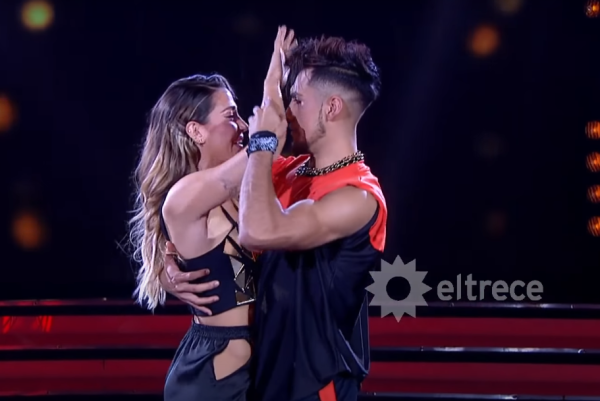 Quedaron todos "hots": Jimena Barón y Johnny Lazarte bailaron un lento en La Academia
