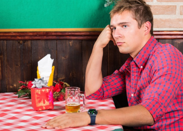 Estaba charlando con una chica, le pidió que le hable de ella y le mandó un insólito PDF: "Estoy cansada"