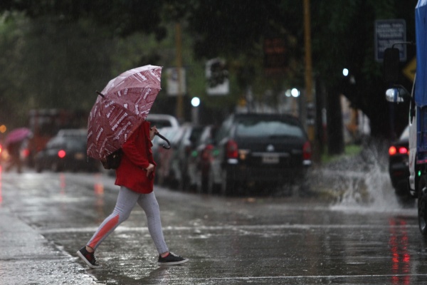 Rige el nivel de alerta amarillo en La Plata por fuertes tormentas para esta noche