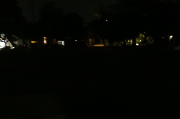 En Plaza España volvieron a pedir por mayor iluminación: "Estamos así desde octubre"