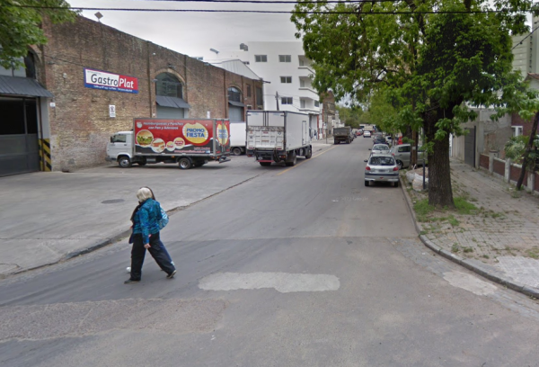 Ladrones huyeron con 3 millones de pesos tras un brutal robo en La Plata pero cometieron un error en medio del asalto