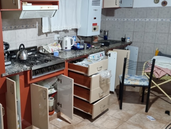 La furia de un periodista por el terrible asalto que sufrió su mamá en Berisso: "Esperamos cuatro horas a los peritos"