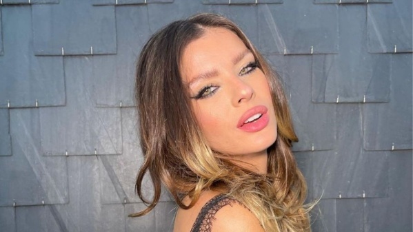 Con custodia policial, la China Suárez regresó a la Argentina