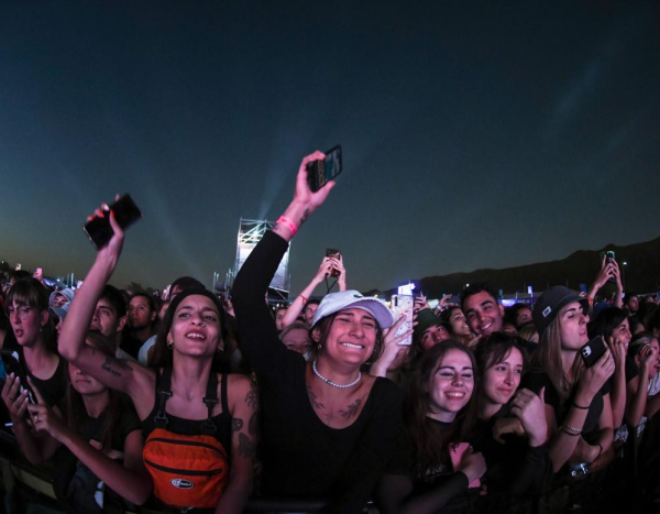 Revelaron que la música en vivo estimula el cerebro más intensamente que la música grabada; el experimento con 27 personas