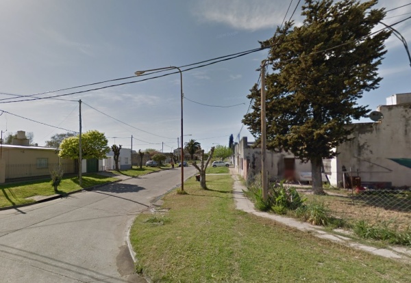 Golpearon a una jubilada para robarle cuando estaba sacando la basura en Villa Elvira