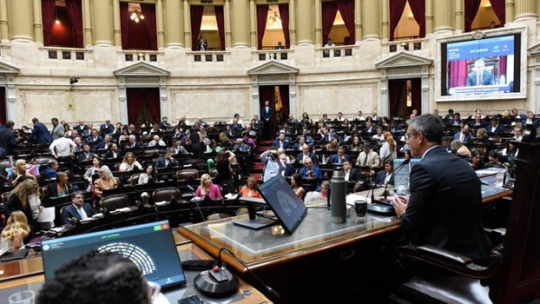 Diputados debatirán límites a los DNU y citarán a Karina Milei tras la salida de Espert de Presupuesto