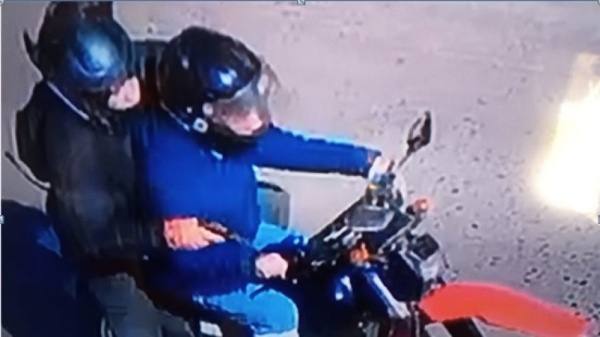 Para robarle un celular y la bicicleta, motochorros armados atacaron a un ciclista en City Bell