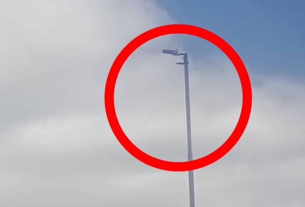 En 15 y 72 alertaron por luminarias que no funcionan: "Queda totalmente oscuro"