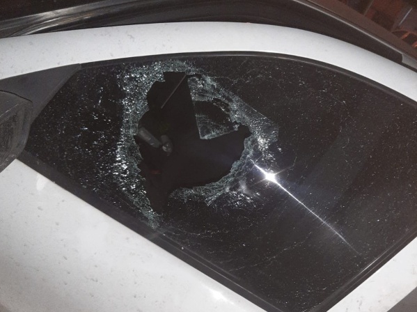 Rompi&oacute; el vidrio de un auto para robar el est&eacute;reo y termin&oacute; detenido en Villa Elvira