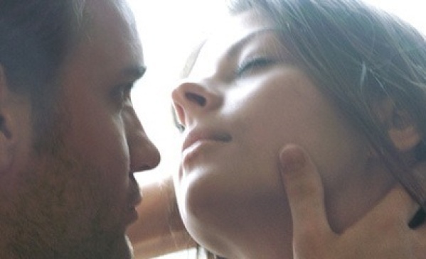 "¡Qué brava sos!": iba a tener intimidad con un hombre, le exigió que compre más cajas de preservativo y la llamada fue viral