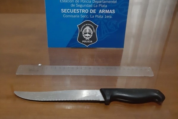 Detuvieron a una banda delictiva que atacaba con un cuchillo a financieras y otros comercios de La Plata