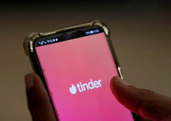 Se volvió viral la escandalosa "lista" de exigencias de un usuario de Tinder: "Que sepa RCP no excluyente"