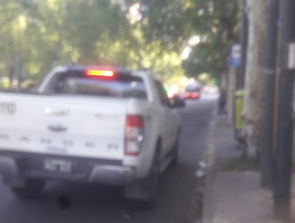 Bronca en la zona del colegio María Auxiliadora de La Plata por vehículos mal estacionados