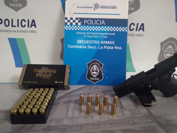 Con un arma de guerra, amenaz&oacute; de muerte a un automovilista en una discusi&oacute;n de tr&aacute;nsito en La Plata y qued&oacute; detenido