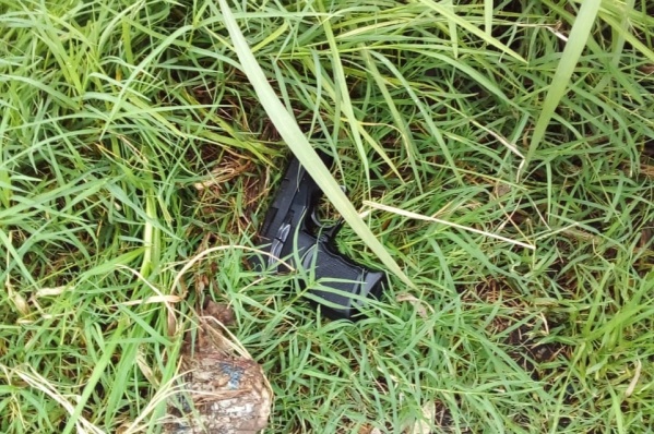 Motochorros balearon a un hombre y a la polic&iacute;a mientras intentaba detenerlos en La Plata