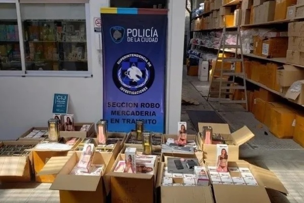 Allanaron un sex shop y secuestraron 281 consoladores "peligrosos" que habían llegado de China