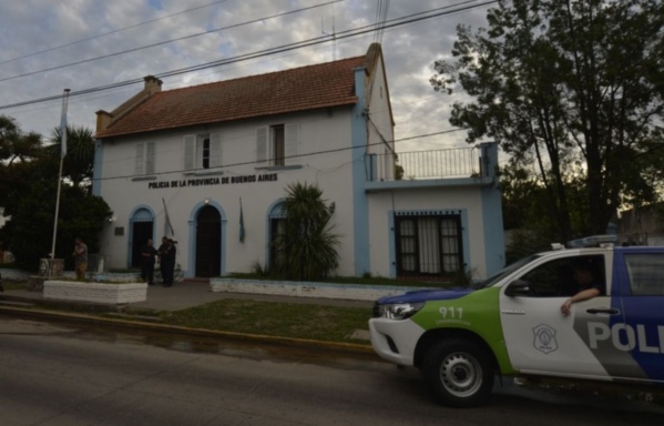Atac&oacute; la casa de su ex pareja en City Bell a los golpes con una tenaza
