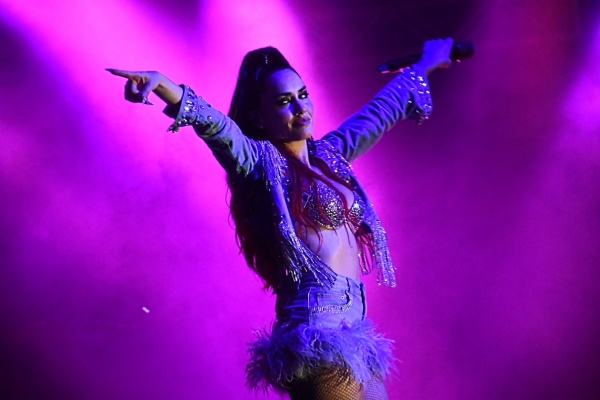 Lali volvi&oacute; a La Plata despu&eacute;s de cuatro a&ntilde;os: las im&aacute;genes de su show en Atenas