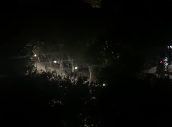 Madrugada insoportable en Plaza Malvinas: los vecinos estallaron por una "fiesta" a cielo abierto