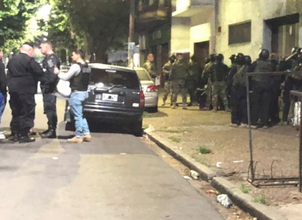 Tensión en Caseros: mataron al secuestrador y el rehén estaba sin vida en la casa