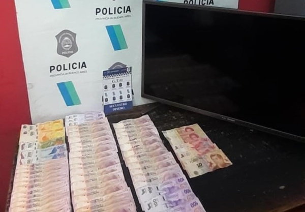 Dos detenidos por robarle a una mujer en su casa de Olmos: les incautaron dinero y objetos personales