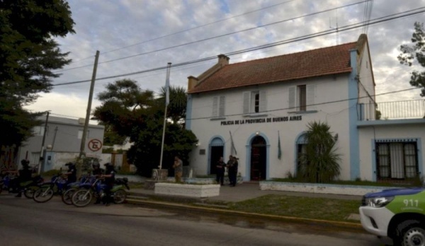 Salieron a pasear y cuando volvieron encontraron su casa desvalijada en City Bell