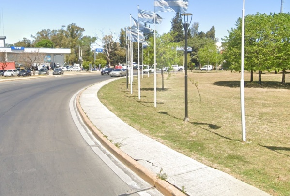 Emboscaron en 120 y 32 a un chofer de micros de larga distancia que se había quedado con la computadora de un pasajero