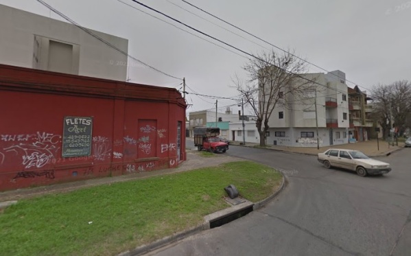 Delincuentes se robaron un auto en Villa Elvira y los vecinos reclaman mayor seguridad