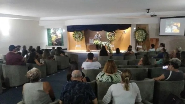 Fingió su propia muerte y hasta organizó el funeral porque quería ver quienes de sus familiares y amigos lo "lloraban"