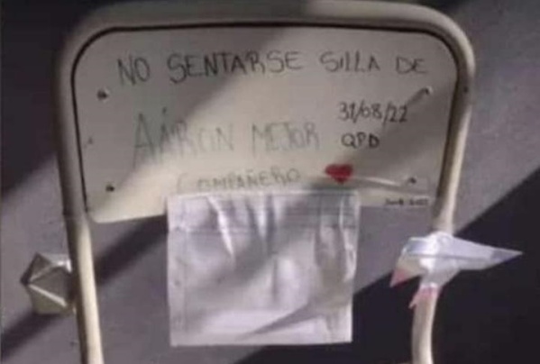 La escuela Nº 94 de Arana está de luto tras la muerte de dos hermanitos y sus compañeros los recordaron con emotivos mensajes
