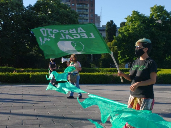Plaza Moreno será epicentro de un pañuelazo verde para la efectiva implementación del aborto legal