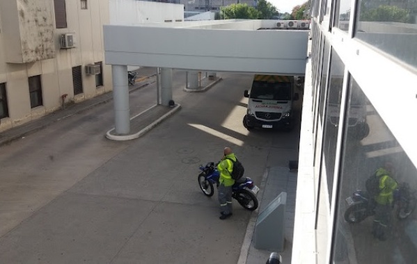 Un joven llegó a su casa en La Plata y encontró muerto a su padre