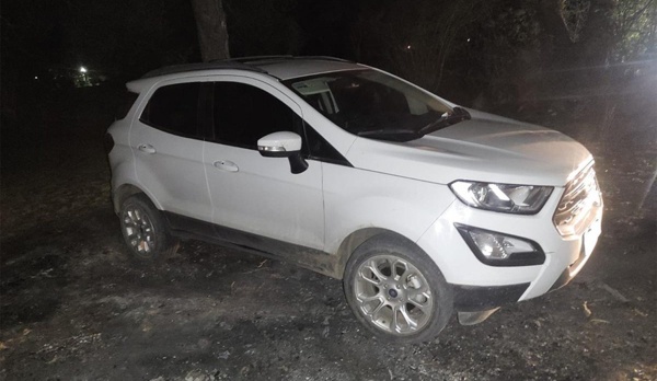 A punta de pistola, dos delincuentes le robaron un auto a un hombre de La Plata y escaparon a los tiros