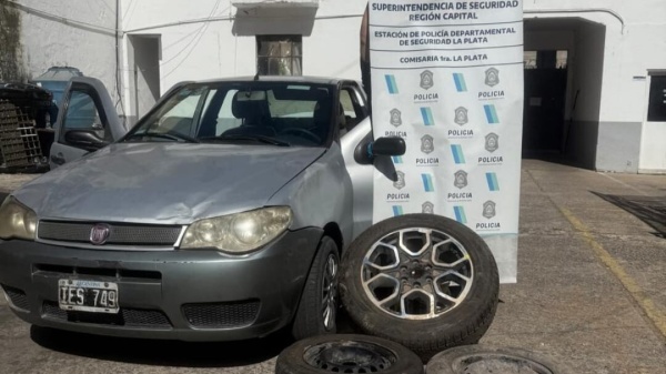 Dos roba ruedas detenidos en La Plata
