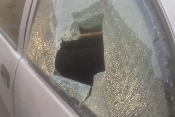 Piedrazos e incidentes en otro partido de la Liga Amateur Platense: hubo autos dañados y amenazas