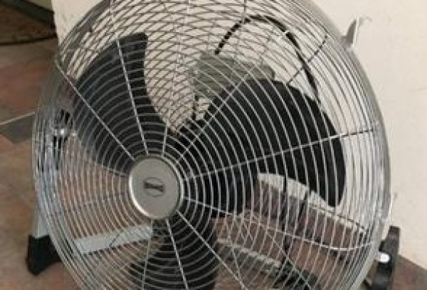"Hace tanto ruido que no vas a escuchar ni a tu consciencia": estaba intentando comprar un ventilador y se volvió viral