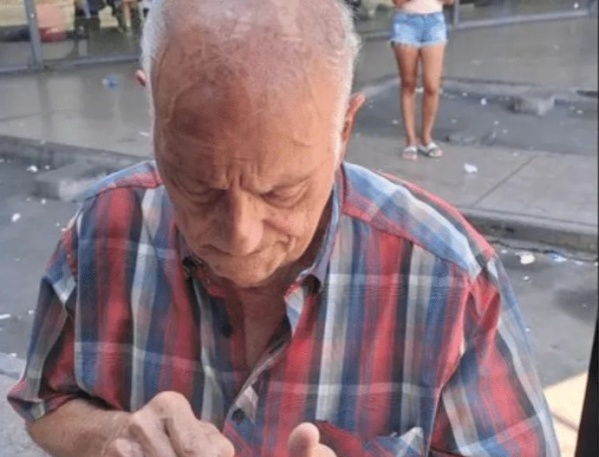 "Me estruja el corazón", el emotivo acto de un papá a su hija que se llevó una catarata de reacciones