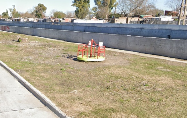 Sorpresa en Ringuelet por un hombre corriendo desnudo en plena vía pública