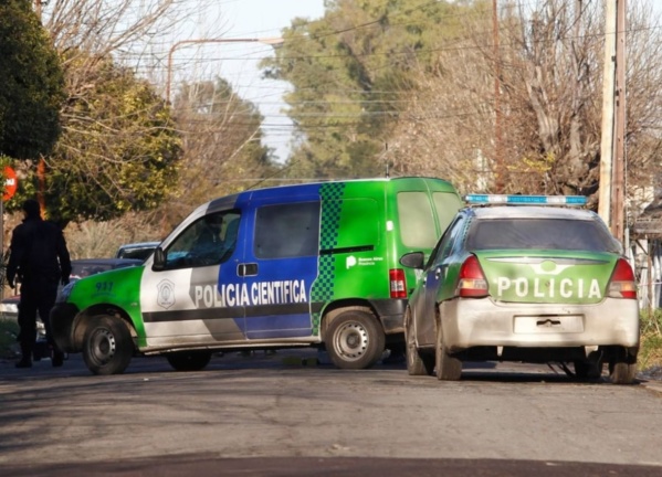 Hallaron muerta a una abuela platense en el baño de su casa: su nieta había denunciado la desaparición