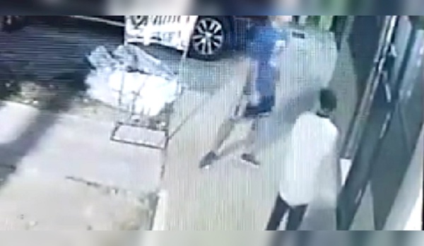 Menores armados amedrentaron a los empleados de un almacén en Barrio Hipódromo