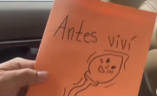 Le entregó una tarjeta a su papá para festejar su día pero generó repercusión por lo "creativa" que fue