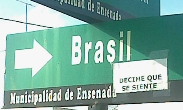 "Brasil, decime qué se siente": El cartel de las calles de Ensenada que se viralizó tras la victoria de Argentina